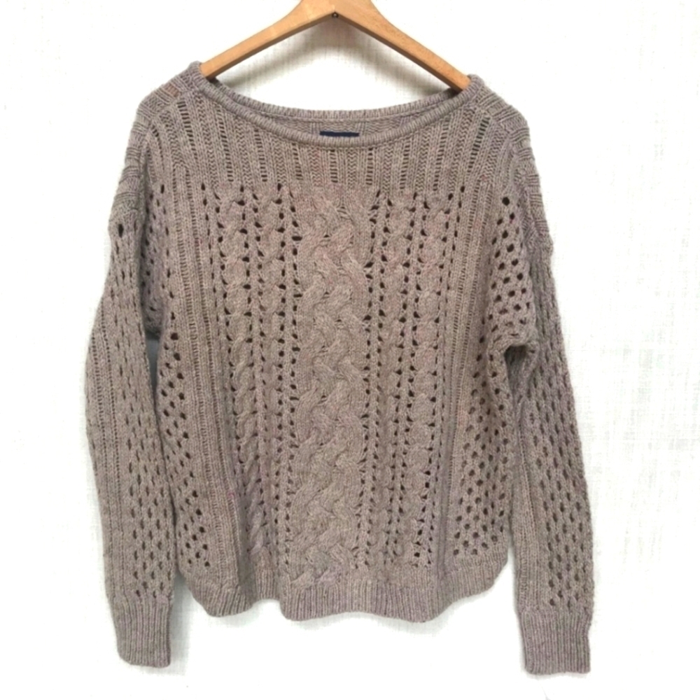 AEO American Eagle beige cable knit sweater with pink flecks long sleeve small